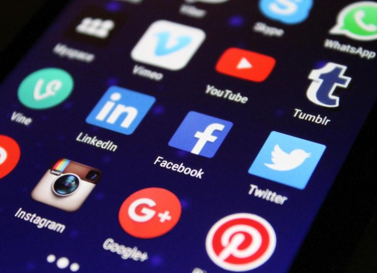 Australia Passes Law Banning Social Media for Kids Under 16