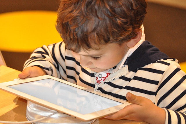 New Report: Screen Time Limits Aren’t Enough — What Parents Should Do Instead